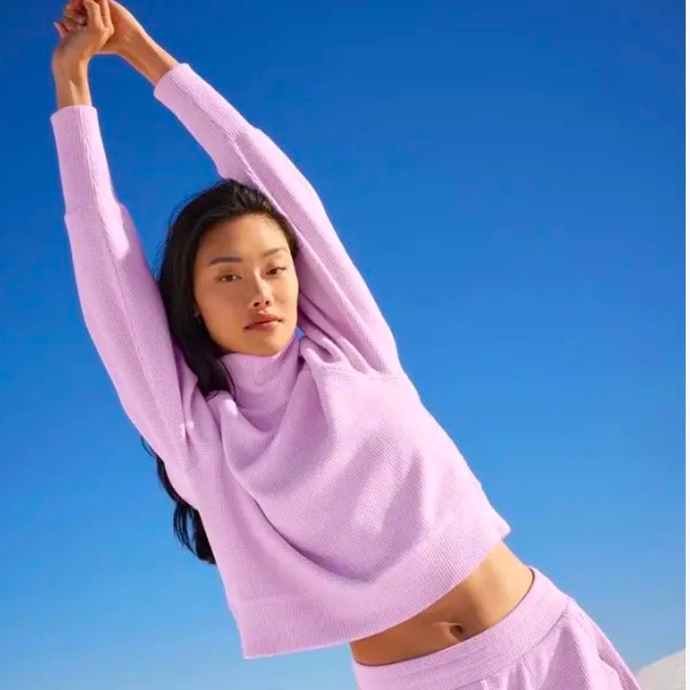 ALO Thermal Weekend Escape Waffle Mockneck Pullover Sugarplum Pink